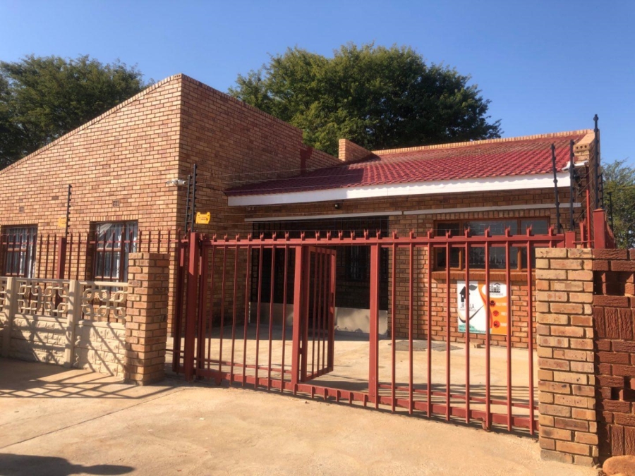 12 Bedroom Property for Sale in Mmabatho North West